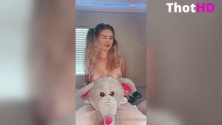 Rileyoxoxrice aka Iamrileyxo Nude with Stuffed OnlyFans