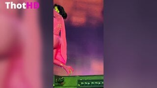 Cardi B En Concert sur Scène NSFW