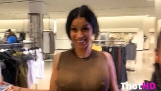 Cardi B Selfie Shopping Fuité