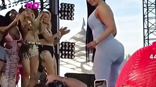 Cardi B Dançando no Palco Video