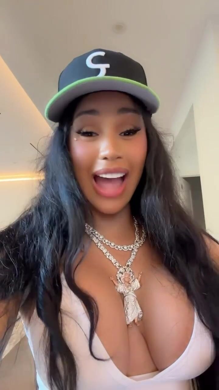 Cardi B Selfie Video