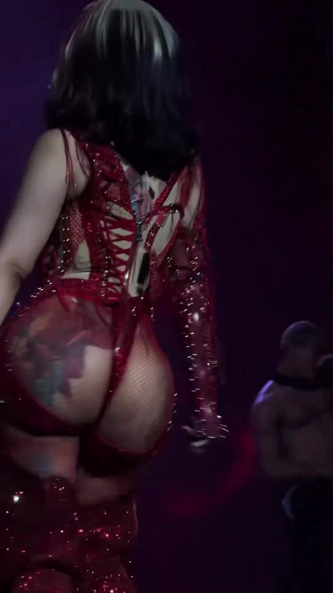 Cardi B Esibizione sul Palco XXX