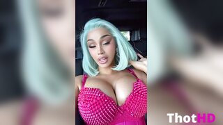 Cardi B Selfie de Auto Leak
