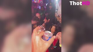 Cardi B Noche de Club con Amigos OF