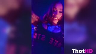 Cardi B Tiene Soldi al Club