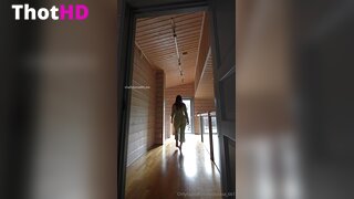 Vladislava Shelygina Korridor Pose OnlyFans