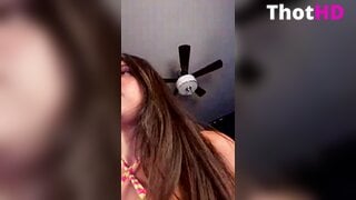 Violet Summers Masturbation im Bikini Video