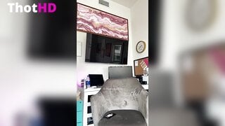 Violet Summers Masturbándose con Dildo XXX