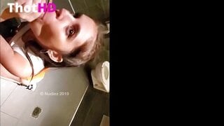 Violet Summers Mamada en Camisa de Hooters Leak