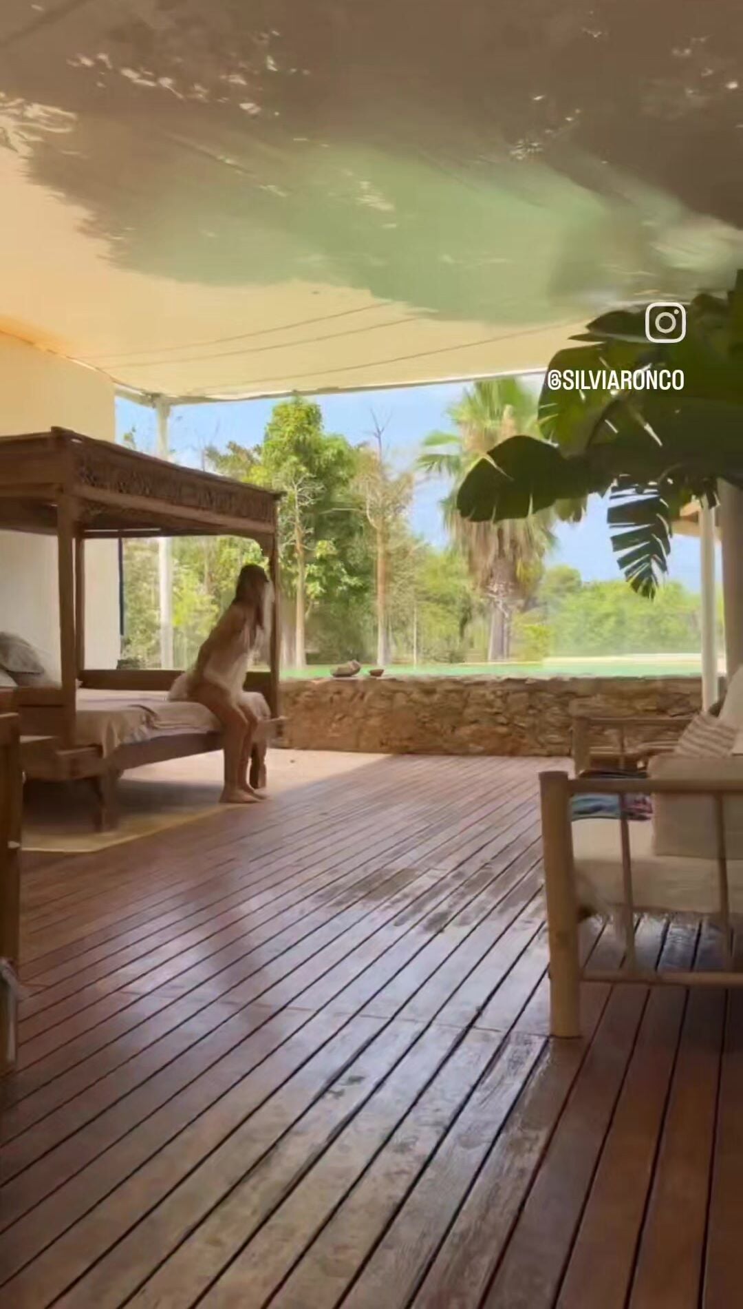 Silvia Ronco Outdoor Tease OF