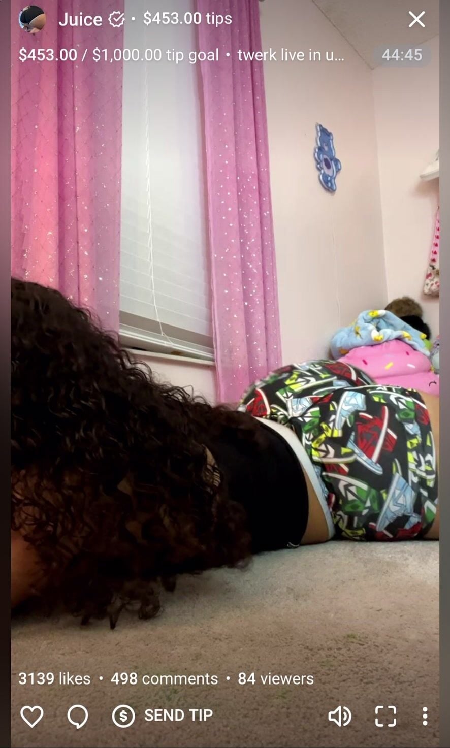 Shortyyjordyy Twerking auf dem Boden Clip