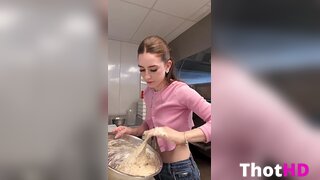 Itsmethessy Baking in der Küche Clip
