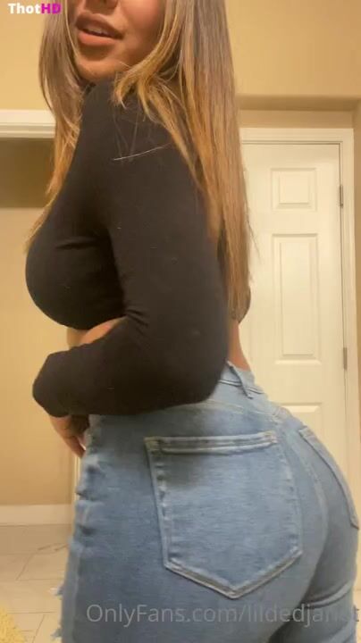 LilDedJanet Dropping Tight Jeans of