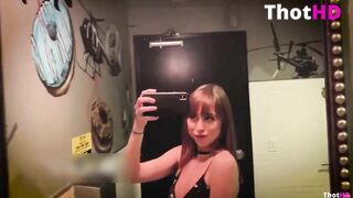 Mia Malkova & Riley Reid In Threesome OF Video