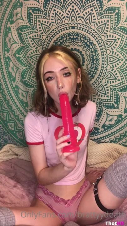 Br4ttydeath onlyfans Blowing On Toy