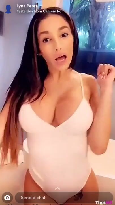 Lyna Perez leaked bikini showering