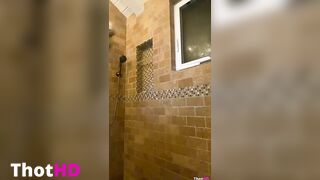 Lindsey Pelas Live Showering Show ONLYFANS