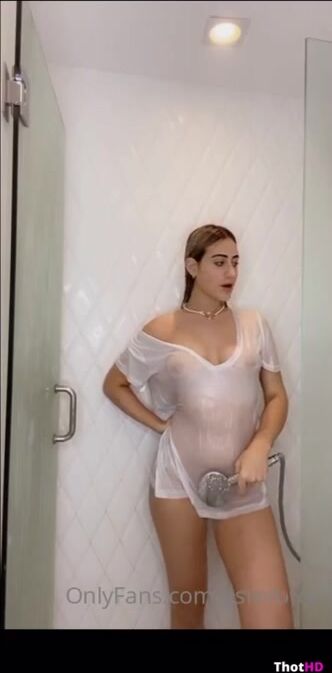 Esterbron Wet Shirt only fans Shower