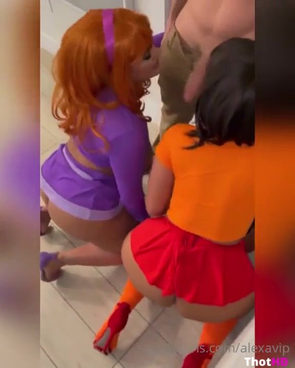 Maria Gjieli Velma & Daphne Blake Sex ONLYFANS