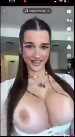 Ari kytsya OF Tits