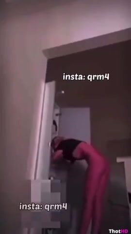 Model Roz Nude Video