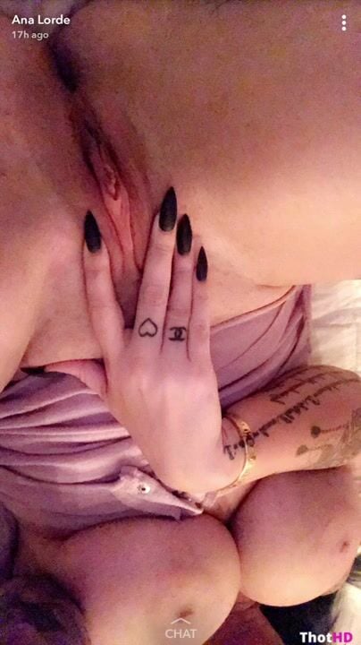 Ana Lorde ONLYFANS Masturbating