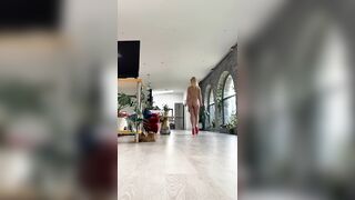 Miss Bunda Nude Walk ONLYFANS