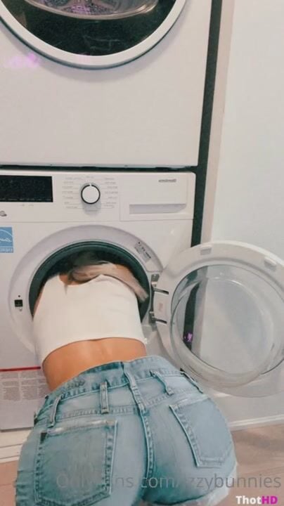 Izzybunnies Stuck in Washing Machine ONLYFANS