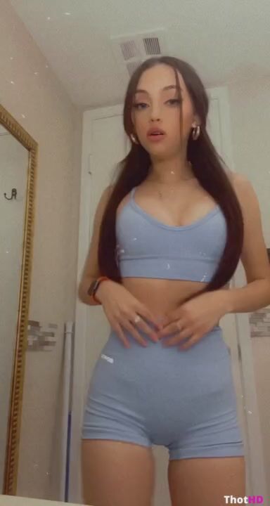 Senya Hardin Flashing Ass ONLY FANS
