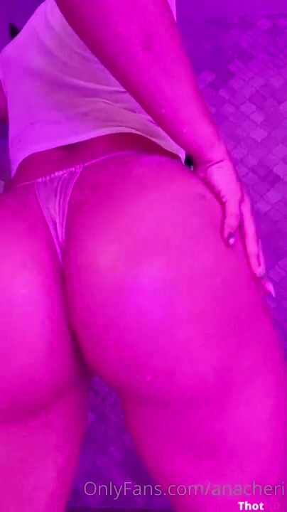 AnaCheri of Leaked